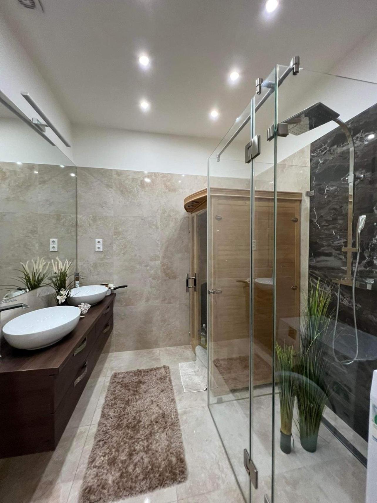Luxury Dream With A Sauna In The Center Budapest Luaran gambar